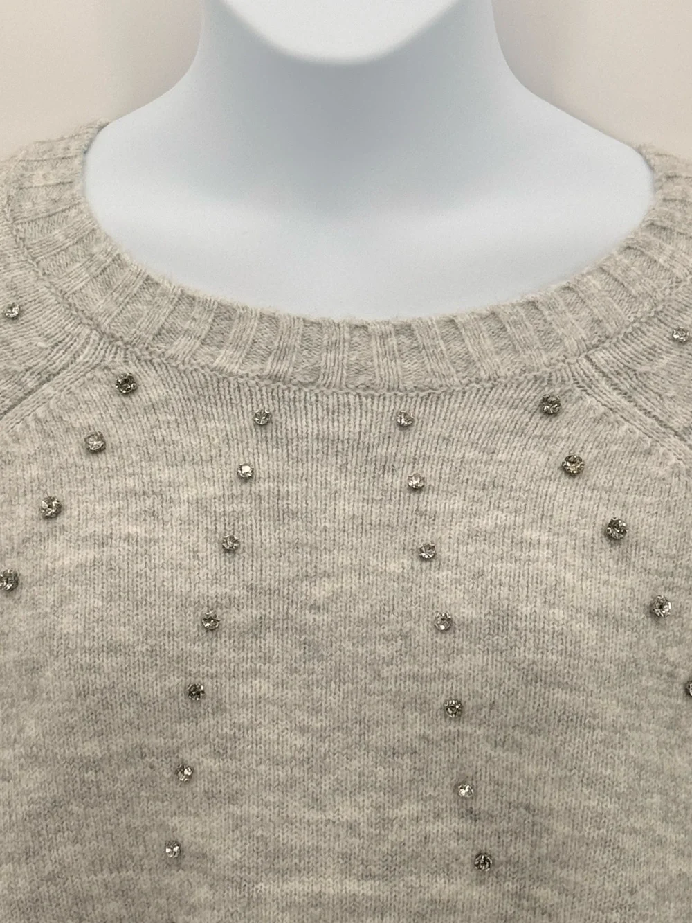 ELLEN TRACY Rhinestone Embellished Cropped Sweater Light Grey Women’s Size XL